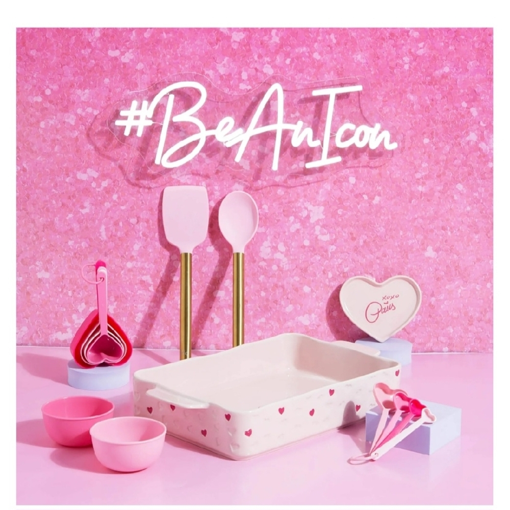 Heart-Themed Baking Set - Pink